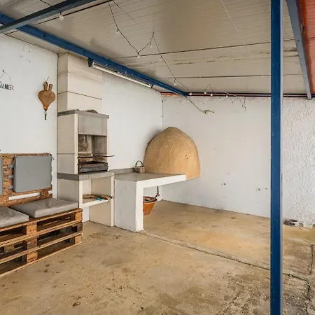 Guestready - A Classic Portuguese-style Ílhavo